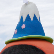 0617_hat180